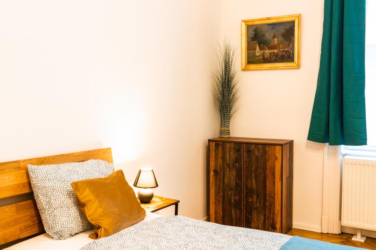 Palace Quarter Suite Budapest Extérieur photo